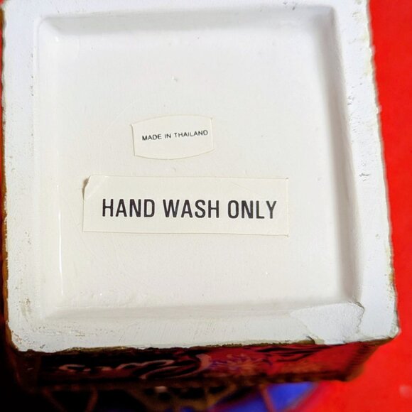 Paris Las Vegas Ceramic Souvenir Tumbler with Lid – Made in Thailand - Picture 9 of 9